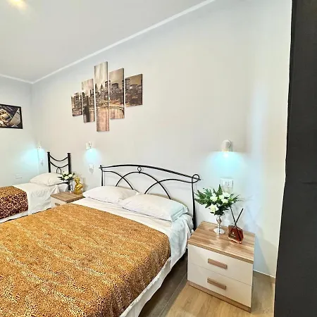 Harmony - A Stone's Throw From Piazza Maggiore Daire Bolonya