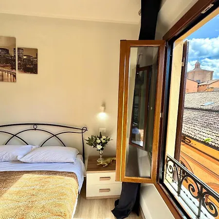 Harmony - A Stone's Throw From Piazza Maggiore *